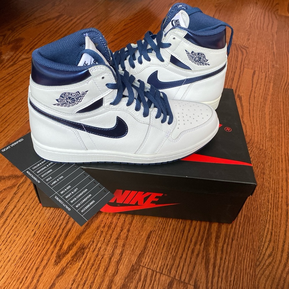 Air Jordan 1 Retro High OG 'Metallic Navy'